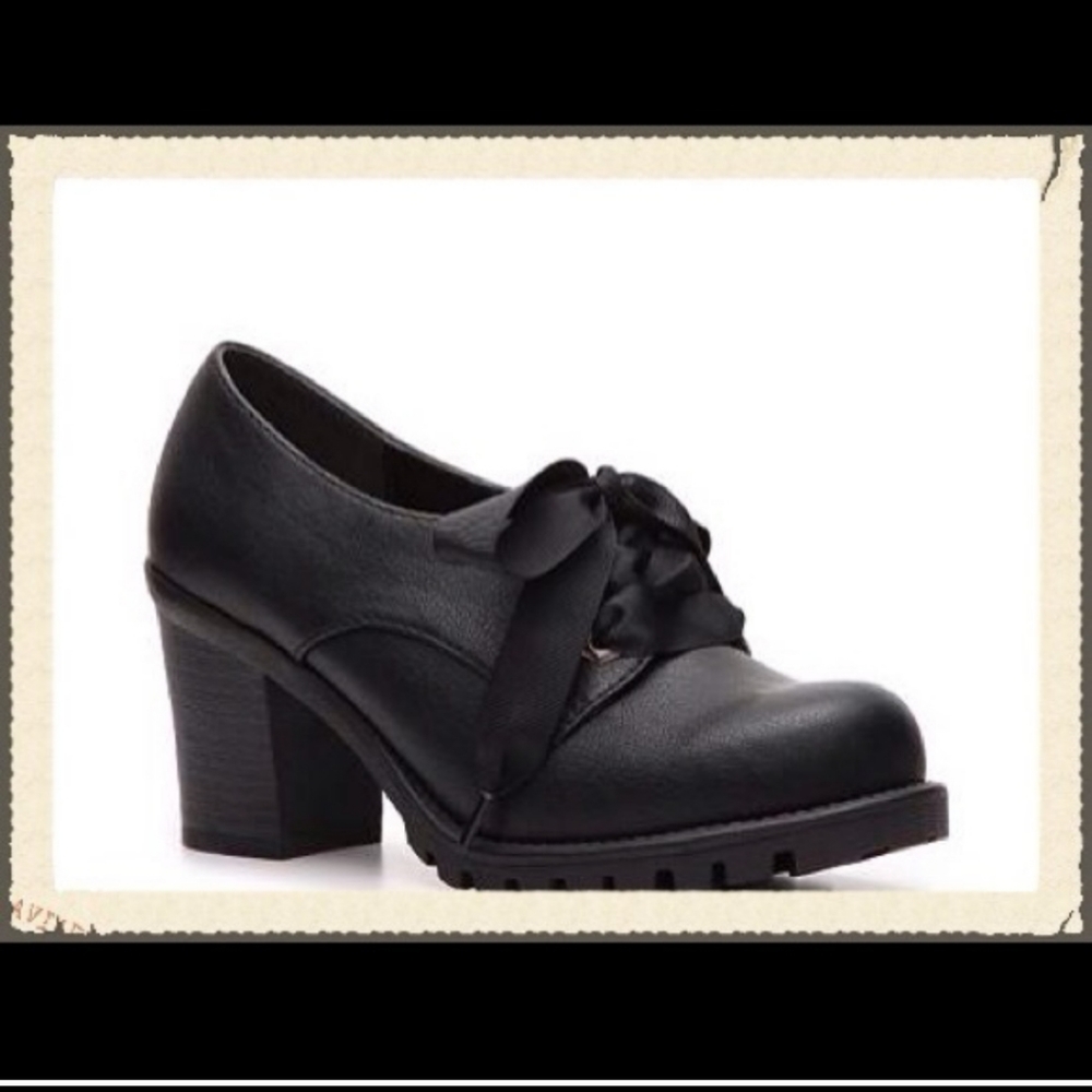 Jellypop Artemus Black Heels in Size 8.5